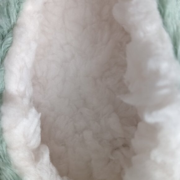 Harry Potter Deluxe Sherpa Slippers, One Size NWT, Mint Green Color - Picture 5 of 6